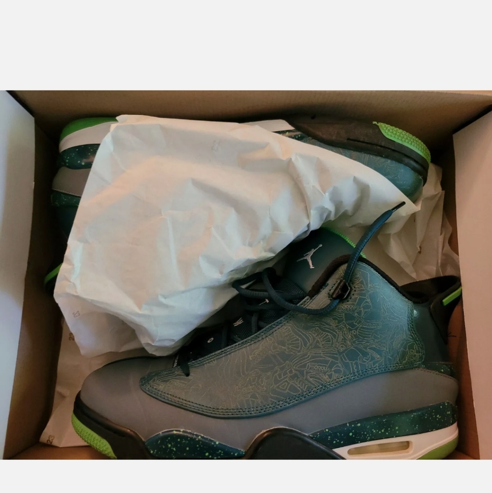 Pre-owned Jordan Dub City.  Teal with box